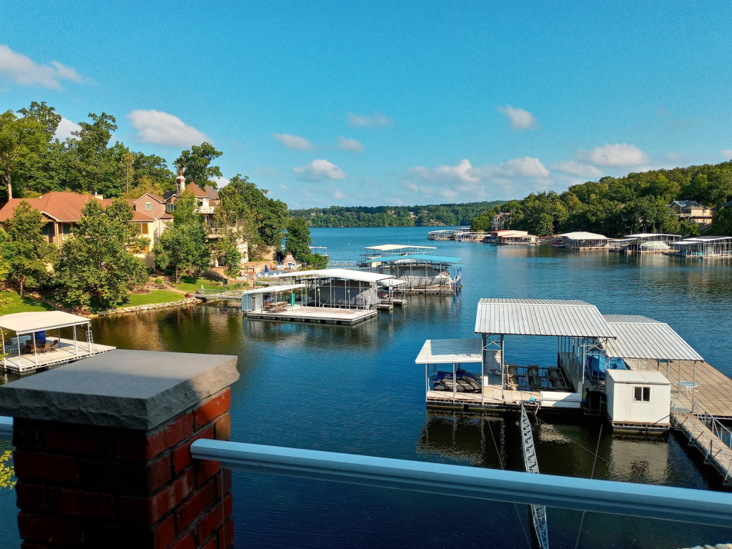 Pros and Cons of Living in Lake Ozarks, MO