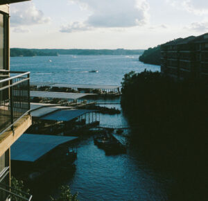 Understanding the Cost of Living at Lake of the Ozarks Featured Image